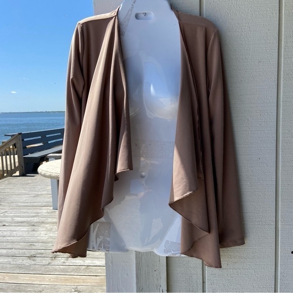 Beautiful draped jacket from Attitudes by Renee. Carpaccio colored and made well - Picture 2 of 5